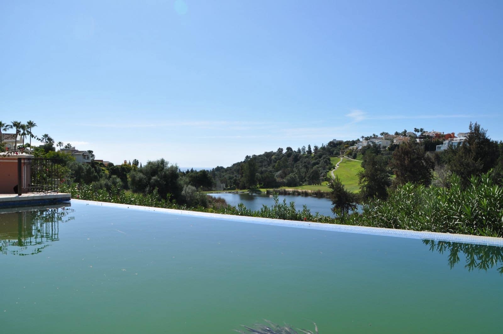 5 soverom Villa til salgs i Benahavis med svømmebasseng garasje - € 2 600 000 (Ref: 9508702)