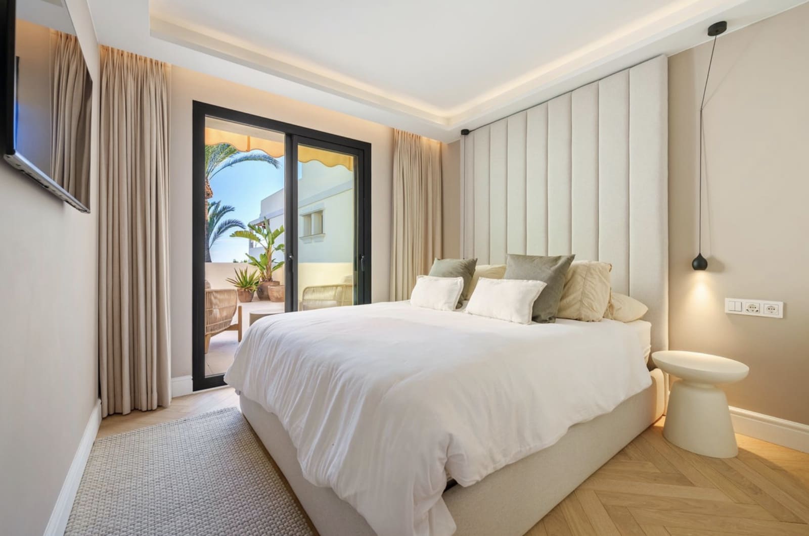 3 soverom Penthouse til salgs i Nueva Andalucia - € 2 750 000 (Ref: 9513305)