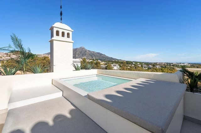 3 soveværelse Penthouse til salg i Nueva Andalucia, Marbella - € 2.750.000 (Ref: 9513305)