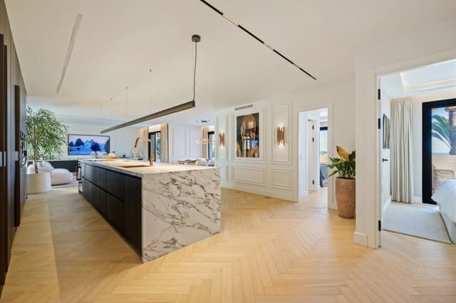 3 soveværelse Penthouse til salg i Nueva Andalucia, Marbella - € 2.750.000 (Ref: 9513305)