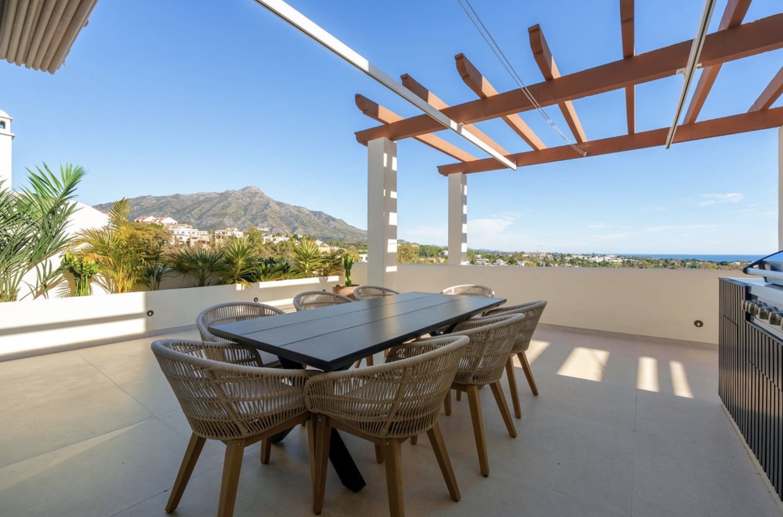 3 makuuhuone Kattohuoneisto myytävänä paikassa Nueva Andalucia - 2 750 000 € (Ref: 9513305)