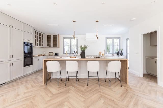 Chalet de 4 habitaciones en Los Arqueros, Benahavís en venta - 3.895.000 € (Ref: 9513307)