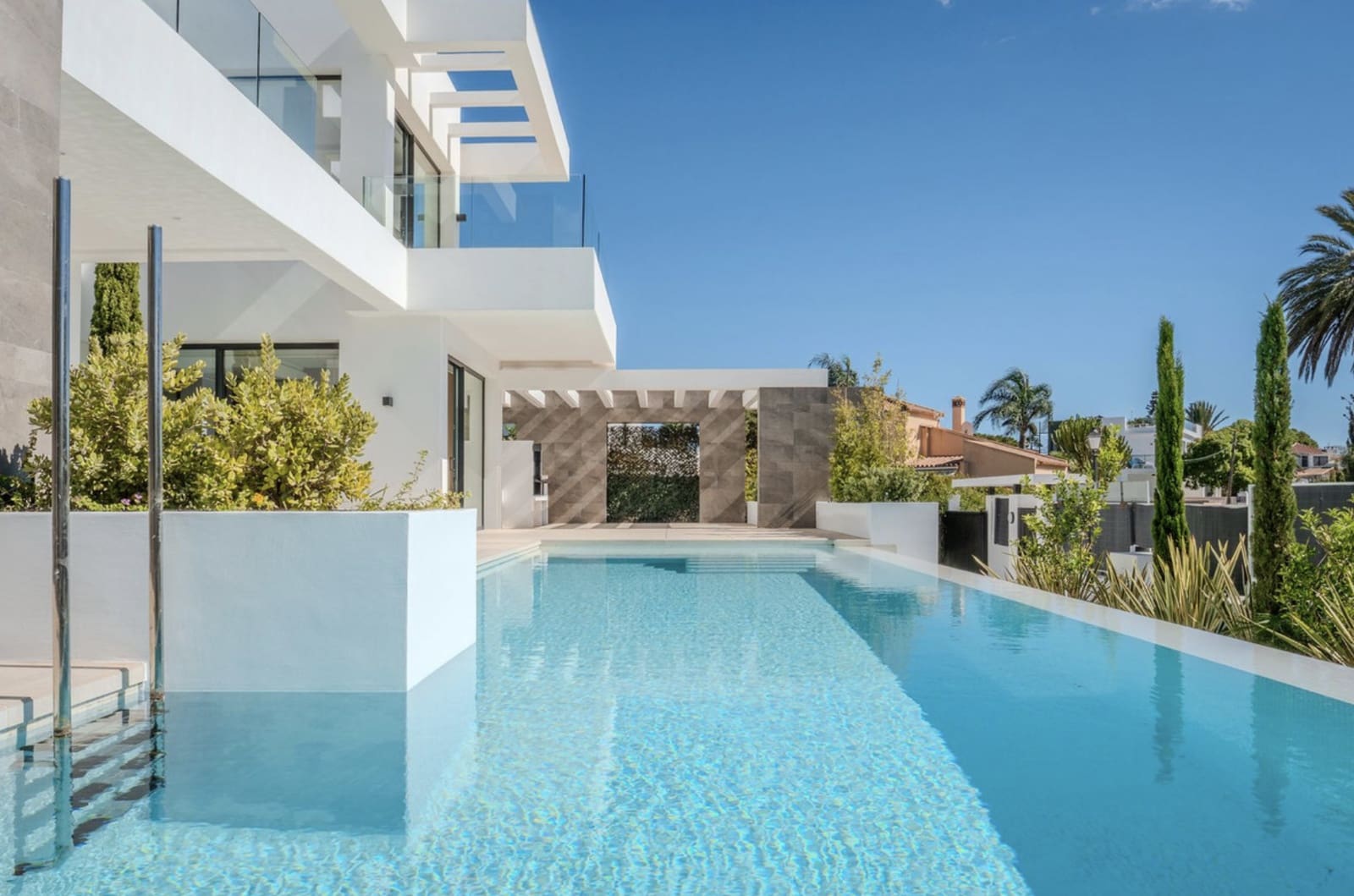 5 soverom Villa til salgs i Marbella med svømmebasseng garasje - € 3 350 000 (Ref: 9518740)