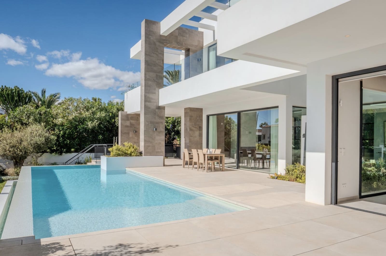 5 soverom Villa til salgs i Marbella med svømmebasseng garasje - € 3 350 000 (Ref: 9518740)