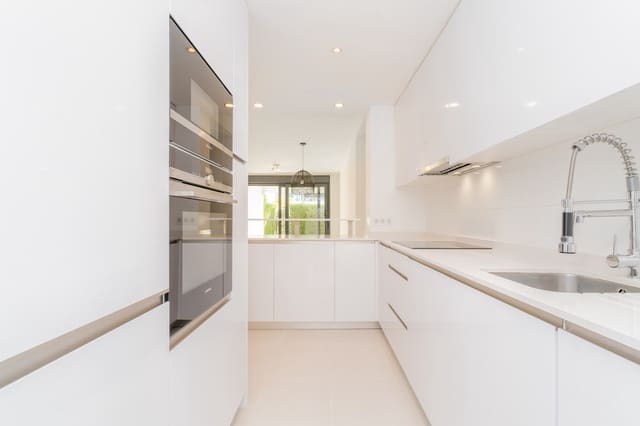 2 bedroom Apartment for sale in Cancelada, Estepona with pool garage - € 515,000 (Ref: 9518742)