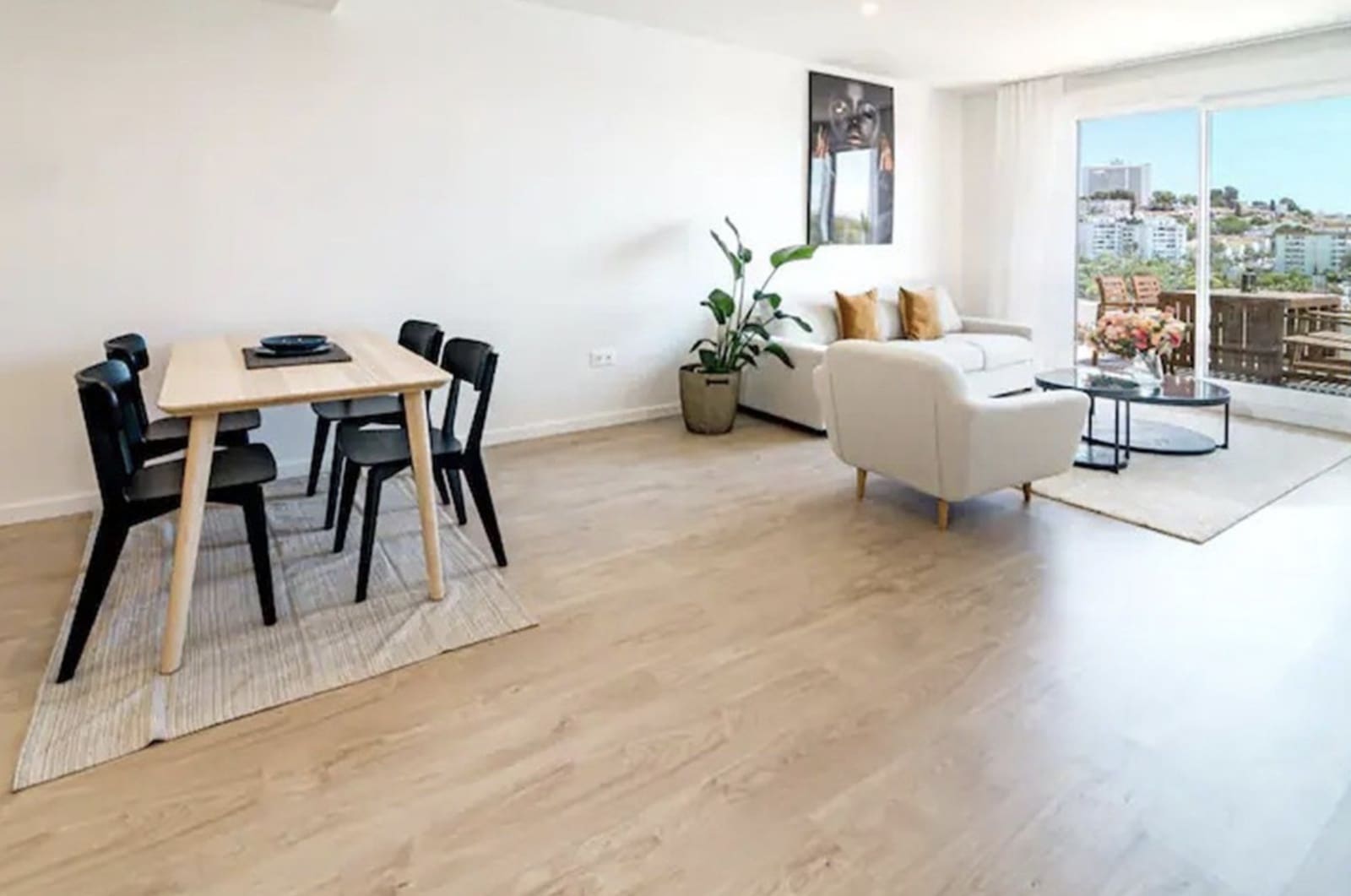 2 soverom Leilighet til salgs i Nueva Andalucia med svømmebasseng garasje - € 399 000 (Ref: 9524116)