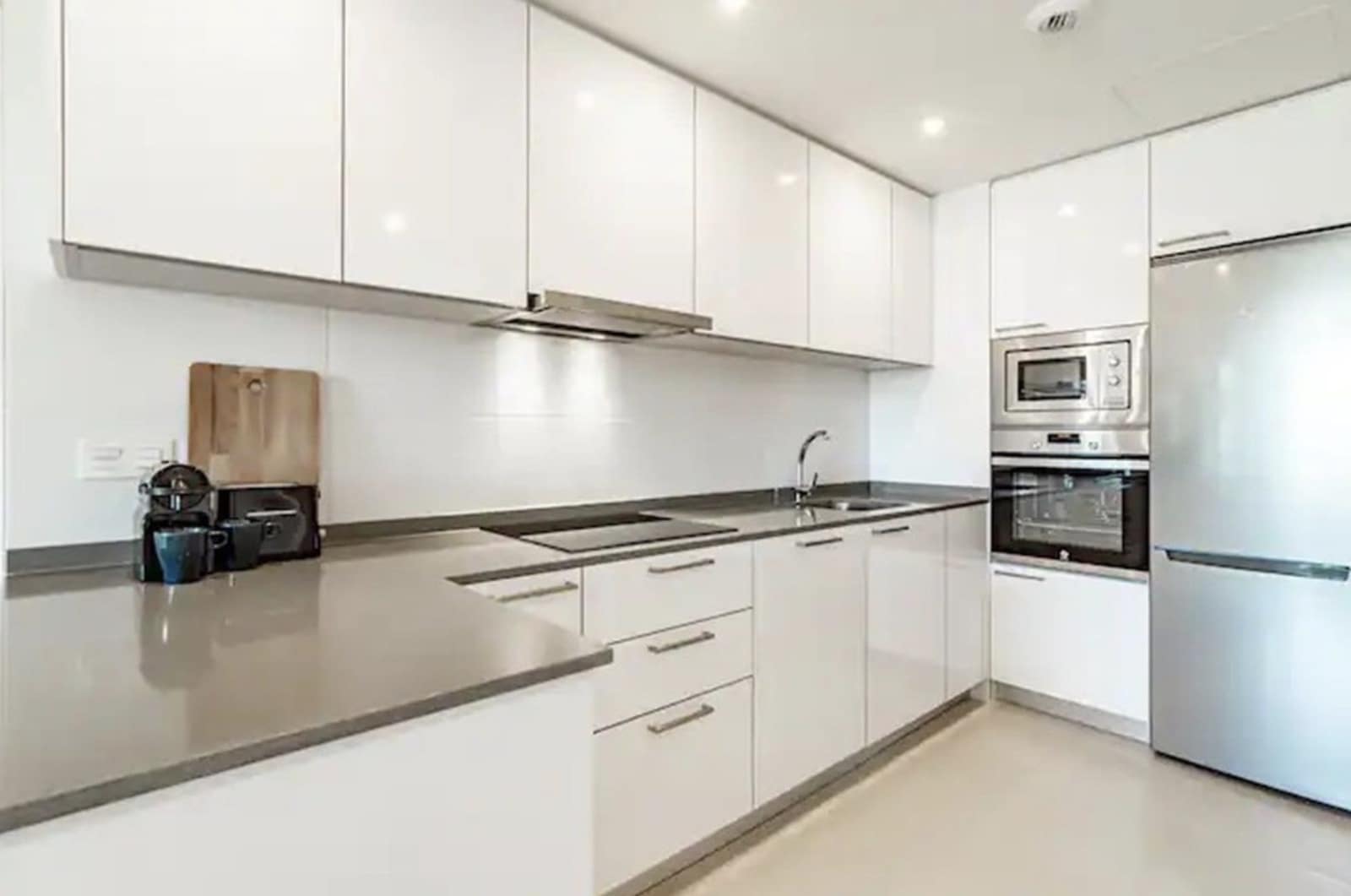 2 soverom Leilighet til salgs i Nueva Andalucia med svømmebasseng garasje - € 399 000 (Ref: 9524116)