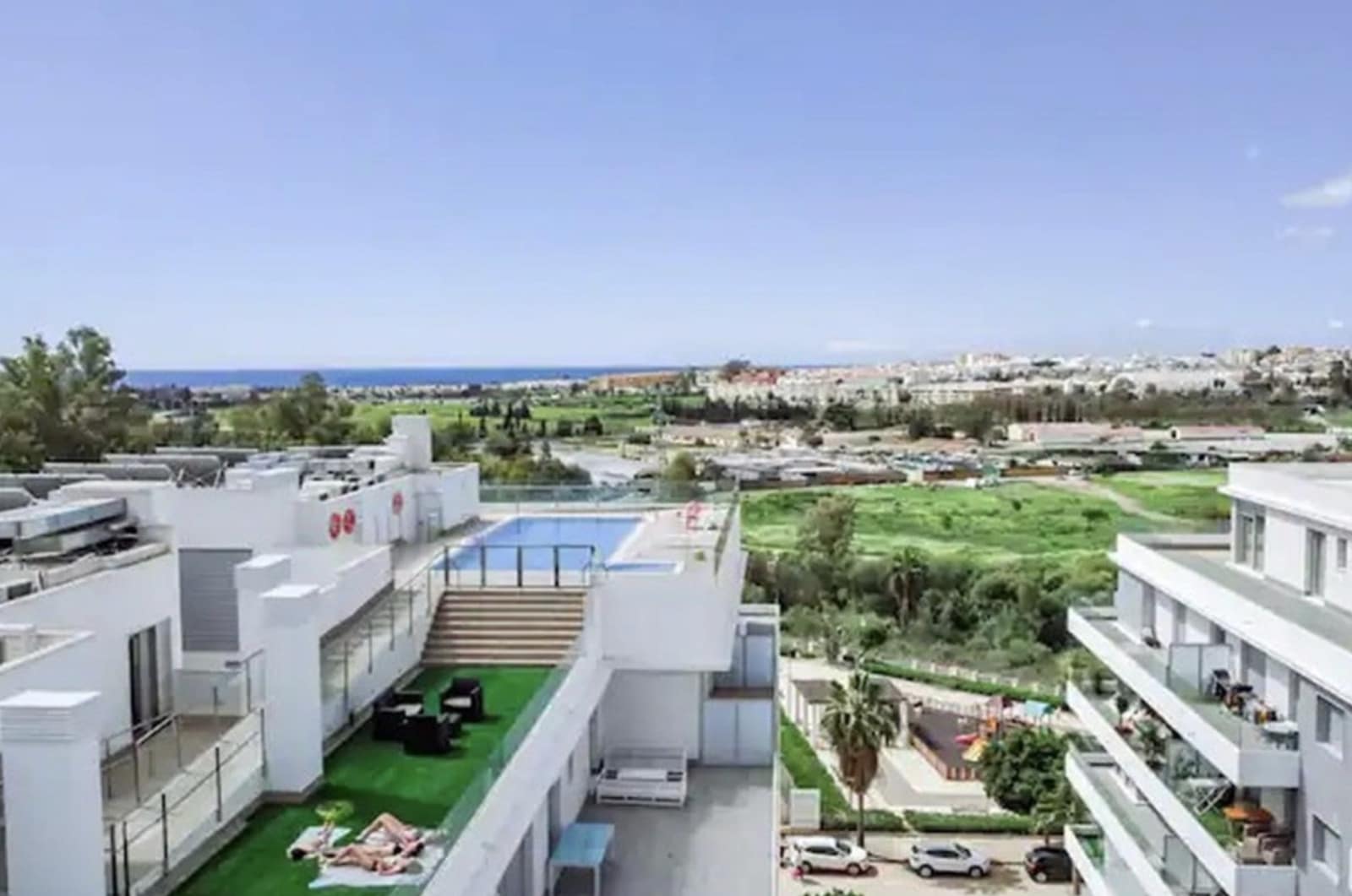 2 soverom Leilighet til salgs i Nueva Andalucia med svømmebasseng garasje - € 399 000 (Ref: 9524116)