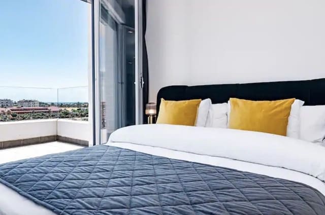 2 chambre Appartement à vendre à Nueva Andalucia, Marbella avec piscine garage - 399 000 € (Ref: 9524116)