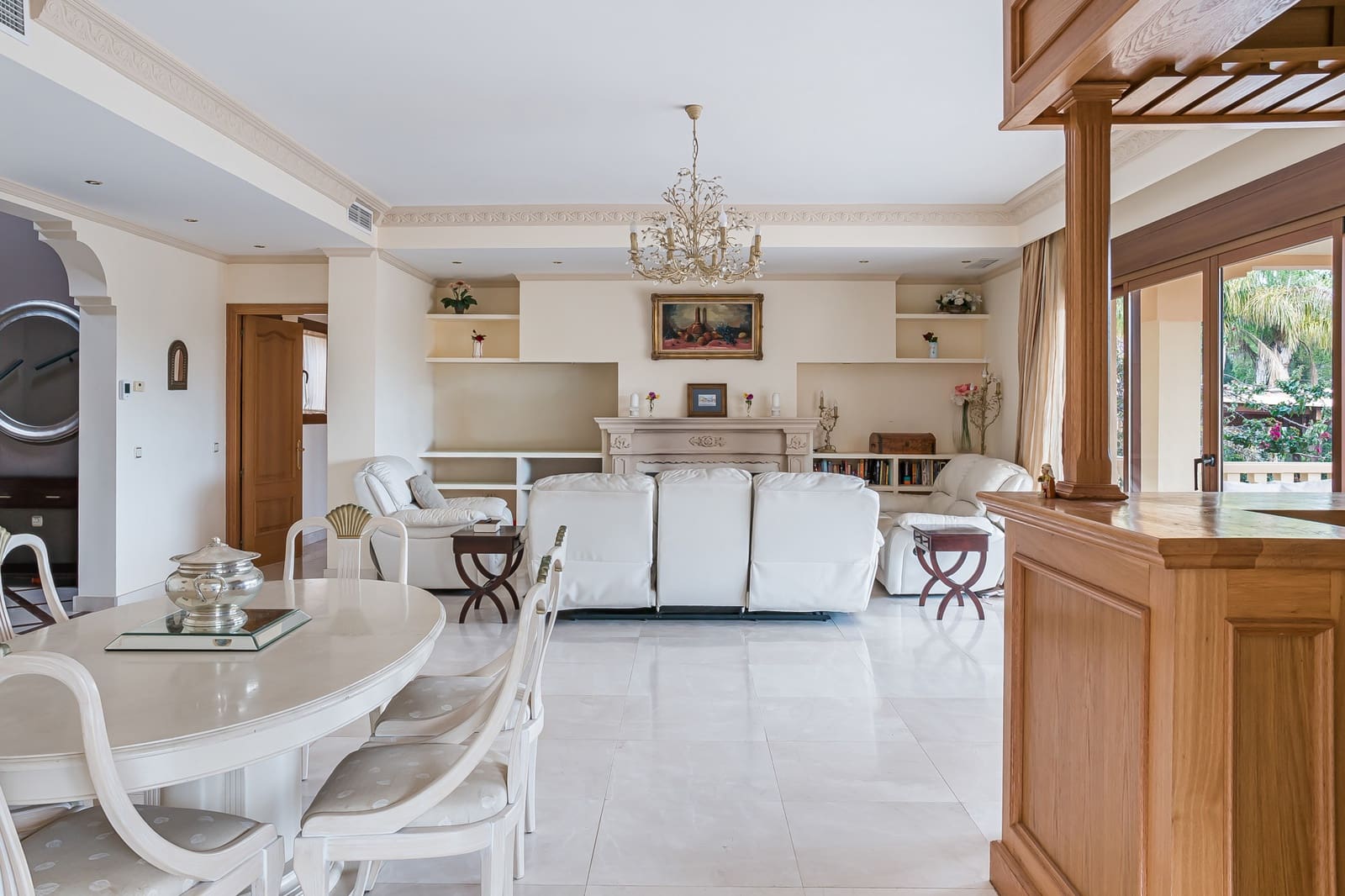 5 sovrum Villa till salu i La Quinta med pool garage - 2 400 000 € (Ref: 9524117)