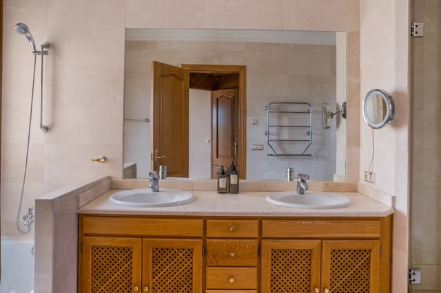 5 sovrum Villa till salu i La Quinta, Benahavís med pool garage - 2 400 000 € (Ref: 9524117)