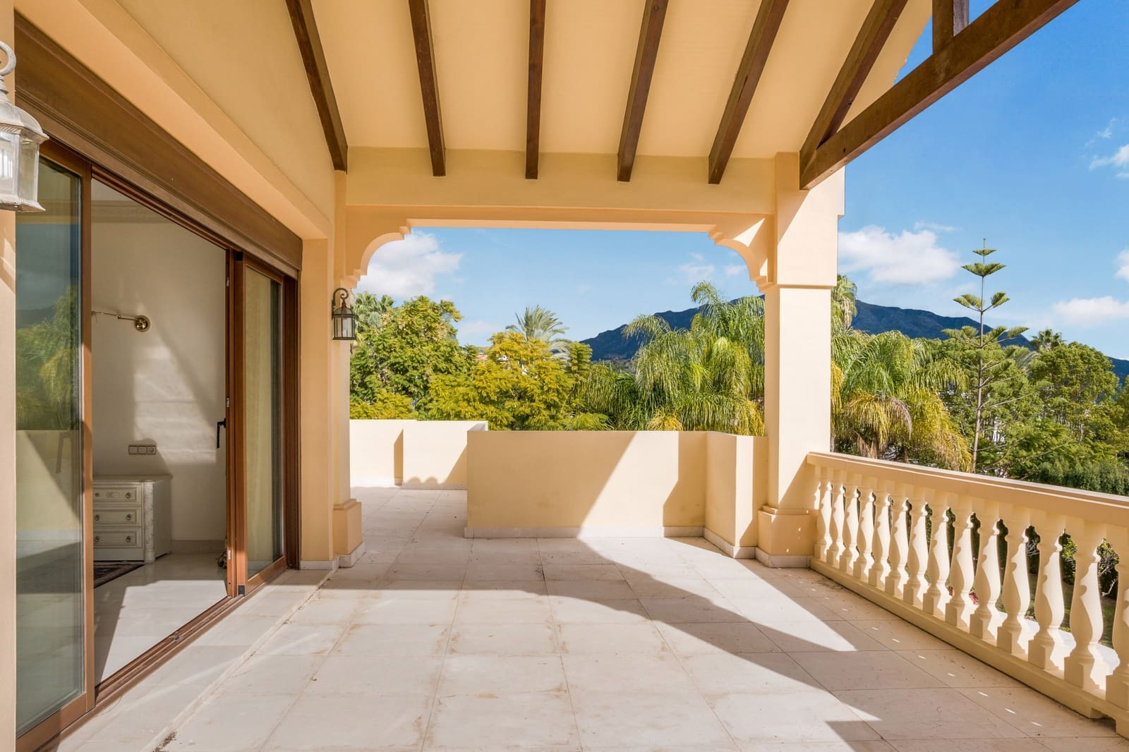 5 sovrum Villa till salu i La Quinta med pool garage - 2 400 000 € (Ref: 9524117)