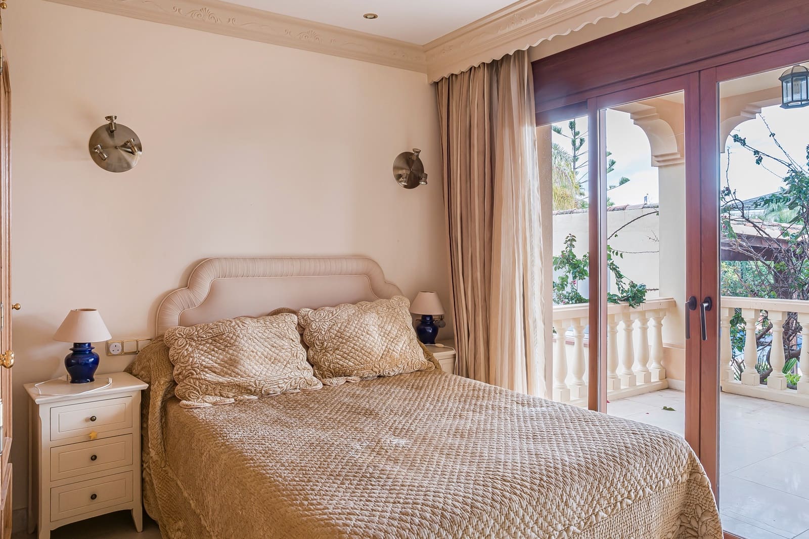 5 sovrum Villa till salu i La Quinta med pool garage - 2 400 000 € (Ref: 9524117)