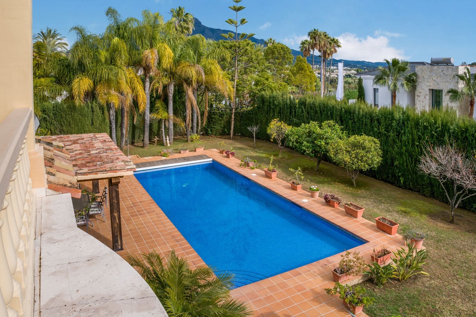 5 sovrum Villa till salu i La Quinta med pool garage - 2 400 000 € (Ref: 9524117)
