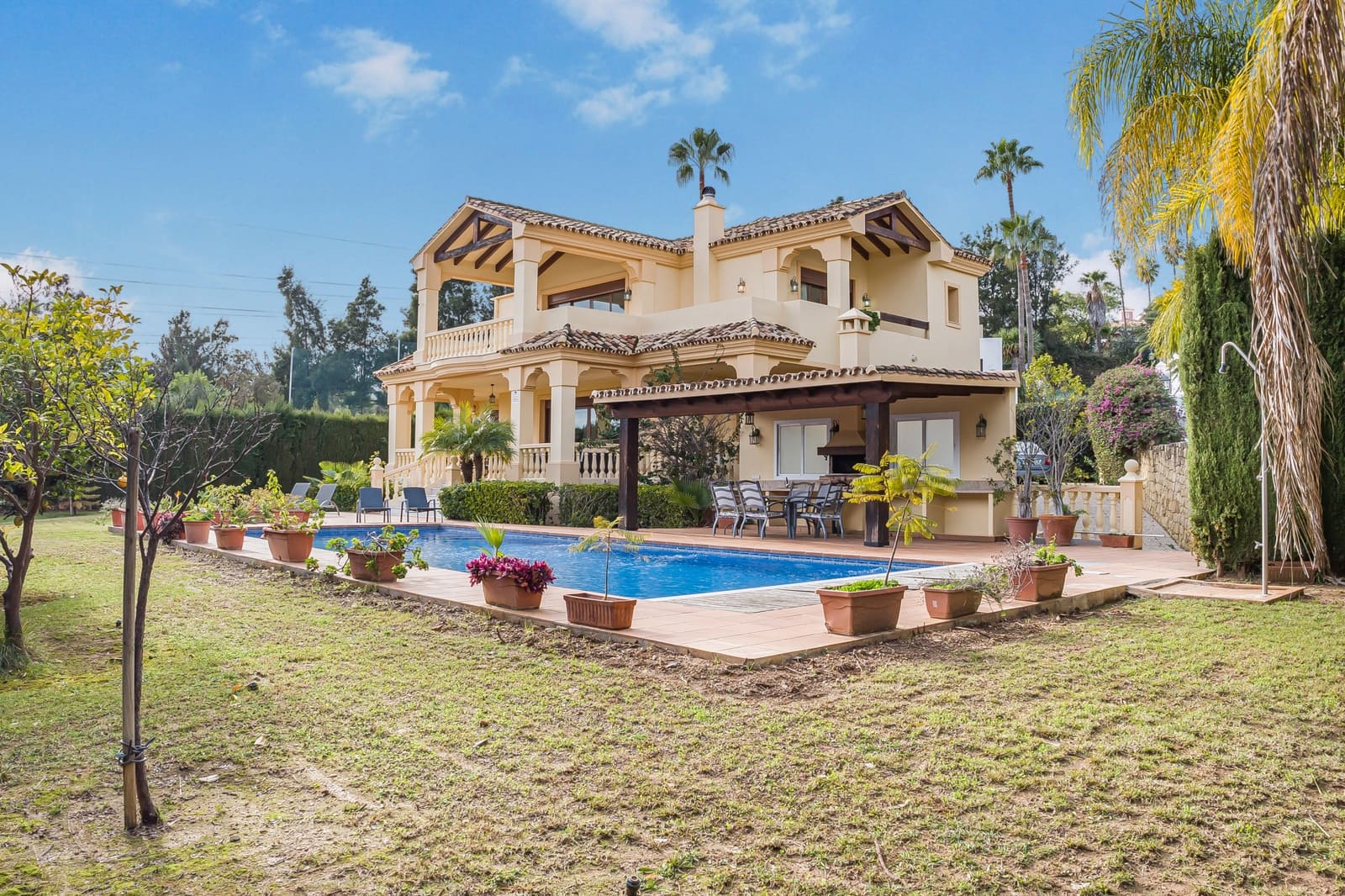 5 sovrum Villa till salu i La Quinta med pool garage - 2 400 000 € (Ref: 9524117)