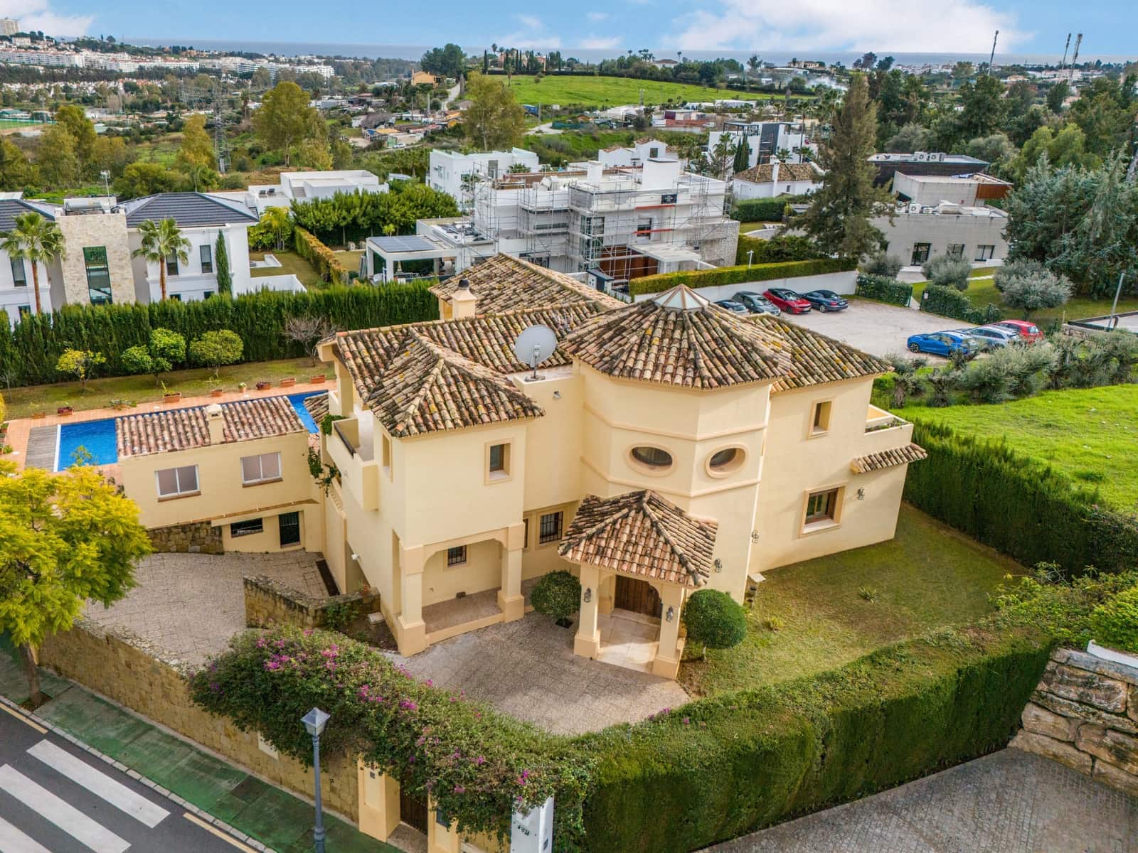 5 sovrum Villa till salu i La Quinta med pool garage - 2 400 000 € (Ref: 9524117)