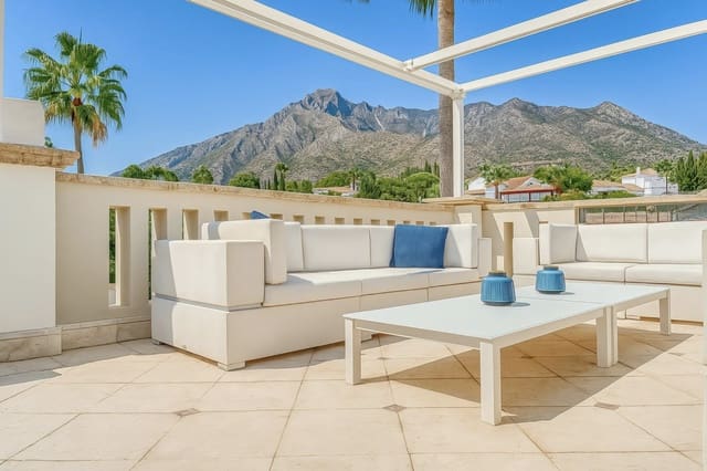 5 sovrum Semi-fristående Villa till salu i Golden Mile, Marbella med pool garage - 2 950 000 € (Ref: 9527508)