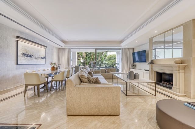 5 sovrum Semi-fristående Villa till salu i Golden Mile, Marbella med pool garage - 2 950 000 € (Ref: 9527508)