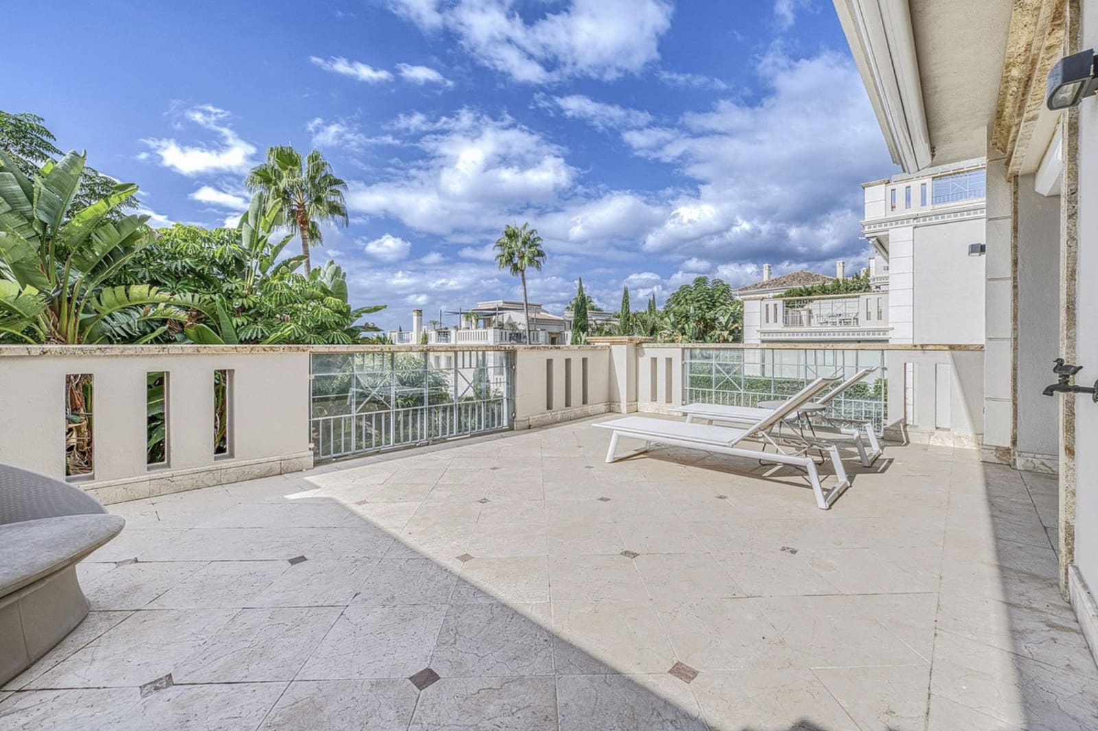 5 sovrum Semi-fristående Villa till salu i Golden Mile med pool garage - 2 950 000 € (Ref: 9527508)