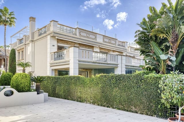 5 sovrum Semi-fristående Villa till salu i Golden Mile, Marbella med pool garage - 2 950 000 € (Ref: 9527508)