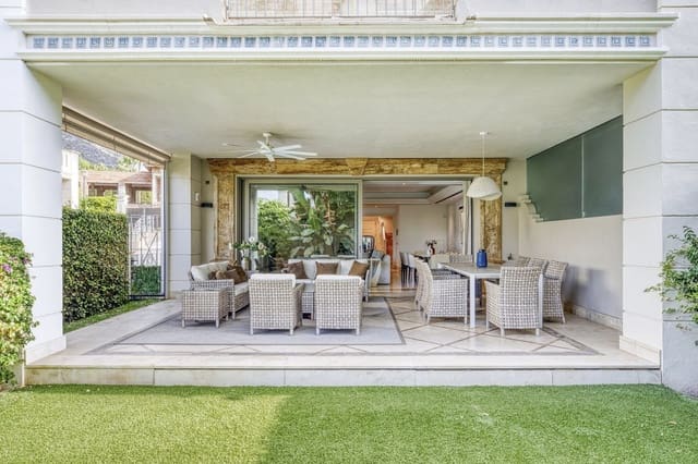 5 chambre Villa/Maison Semi-Mitoyenne à vendre à Golden Mile, Marbella avec piscine garage - 2 950 000 € (Ref: 9527508)