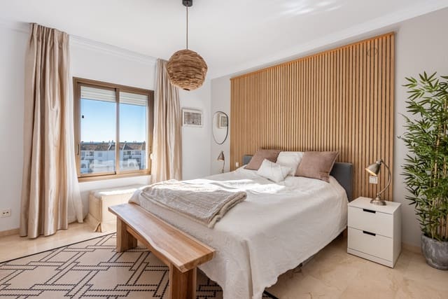 2 soveværelse Penthouse til salg i Marbella med swimmingpool garage - € 869.000 (Ref: 9530251)