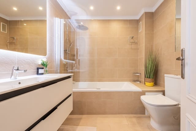 2 soveværelse Penthouse til salg i Marbella med swimmingpool garage - € 869.000 (Ref: 9530251)