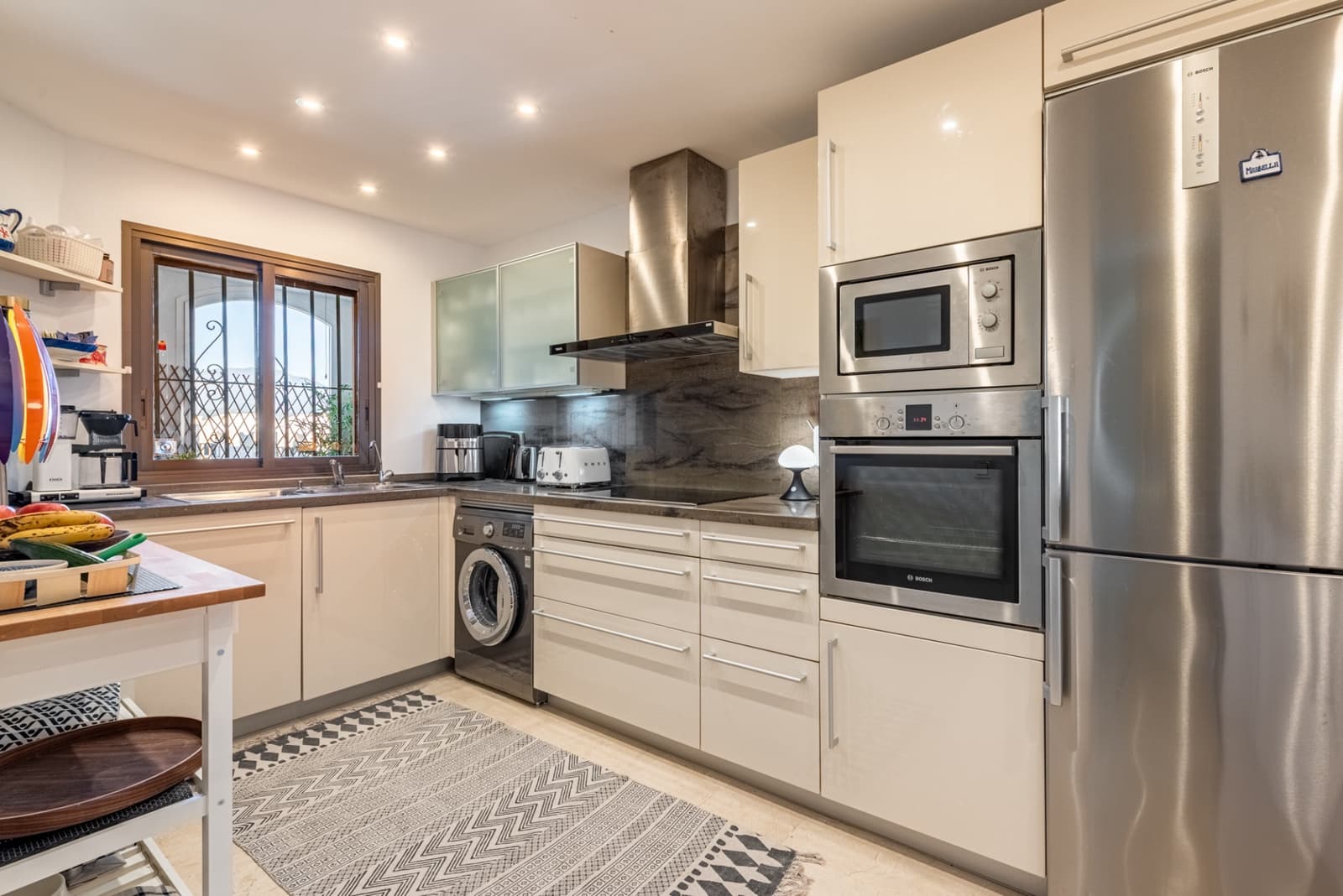 2 soveværelse Penthouse til salg i Marbella med swimmingpool garage - € 869.000 (Ref: 9530251)