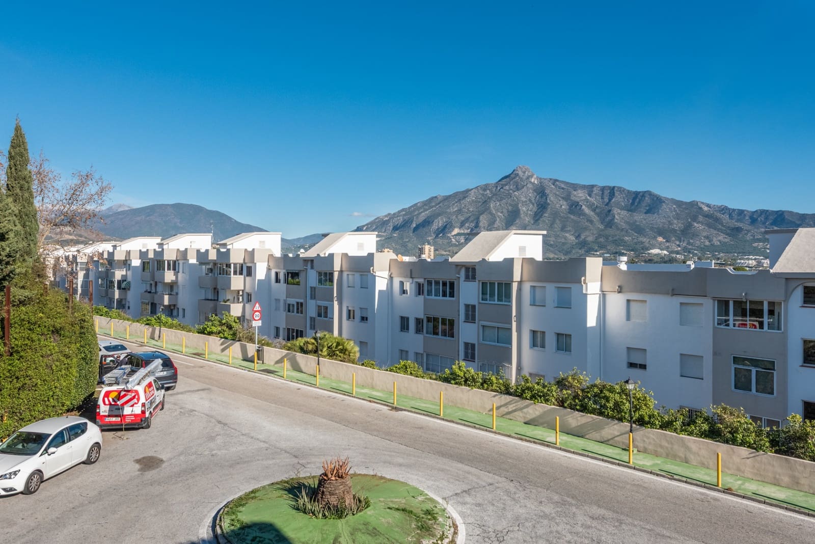 2 soveværelse Penthouse til salg i Marbella med swimmingpool garage - € 869.000 (Ref: 9530251)