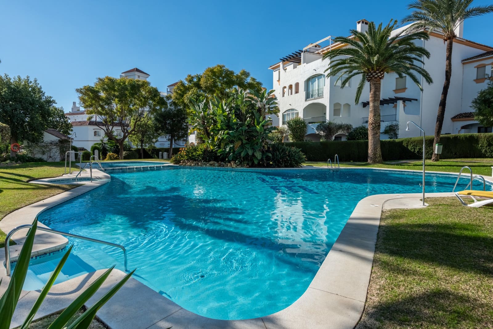 2 soveværelse Penthouse til salg i Marbella med swimmingpool garage - € 869.000 (Ref: 9530251)