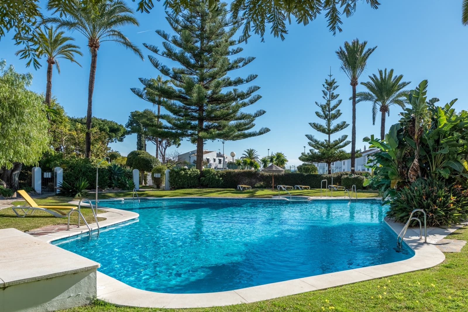 2 soveværelse Penthouse til salg i Marbella med swimmingpool garage - € 869.000 (Ref: 9530251)