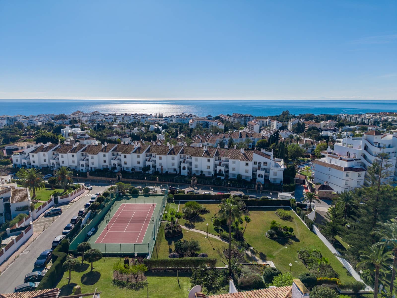 2 soveværelse Penthouse til salg i Marbella med swimmingpool garage - € 869.000 (Ref: 9530251)