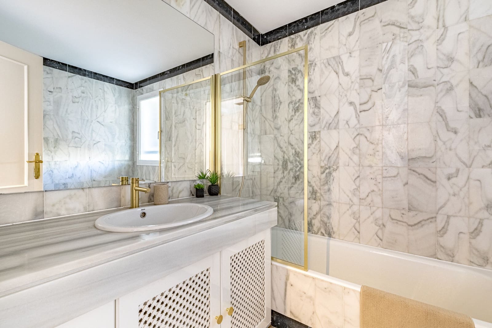 3 soverom Penthouse til salgs i Marbella med svømmebasseng garasje - € 745 000 (Ref: 9530252)