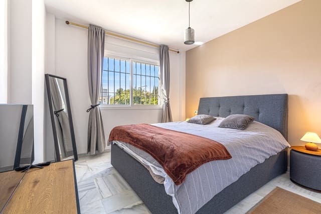 3 soverom Penthouse til salgs i Marbella med svømmebasseng garasje - € 745 000 (Ref: 9530252)