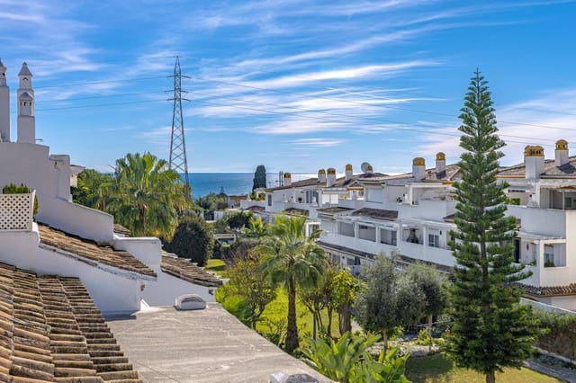 3 quarto Penthouse para venda em Marbella com piscina garagem - 745 000 € (Ref: 9530252)