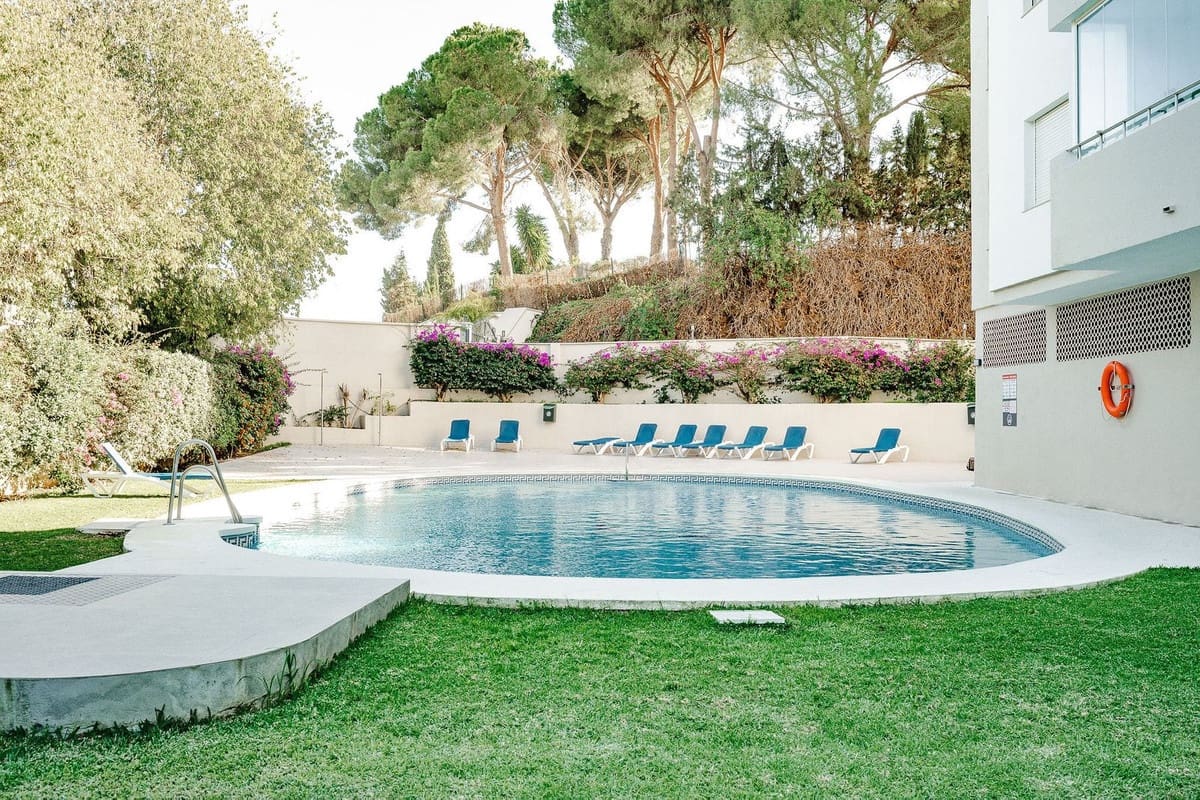 3 soverom Penthouse til salgs i Nueva Andalucia med svømmebasseng garasje - € 680 000 (Ref: 9533475)