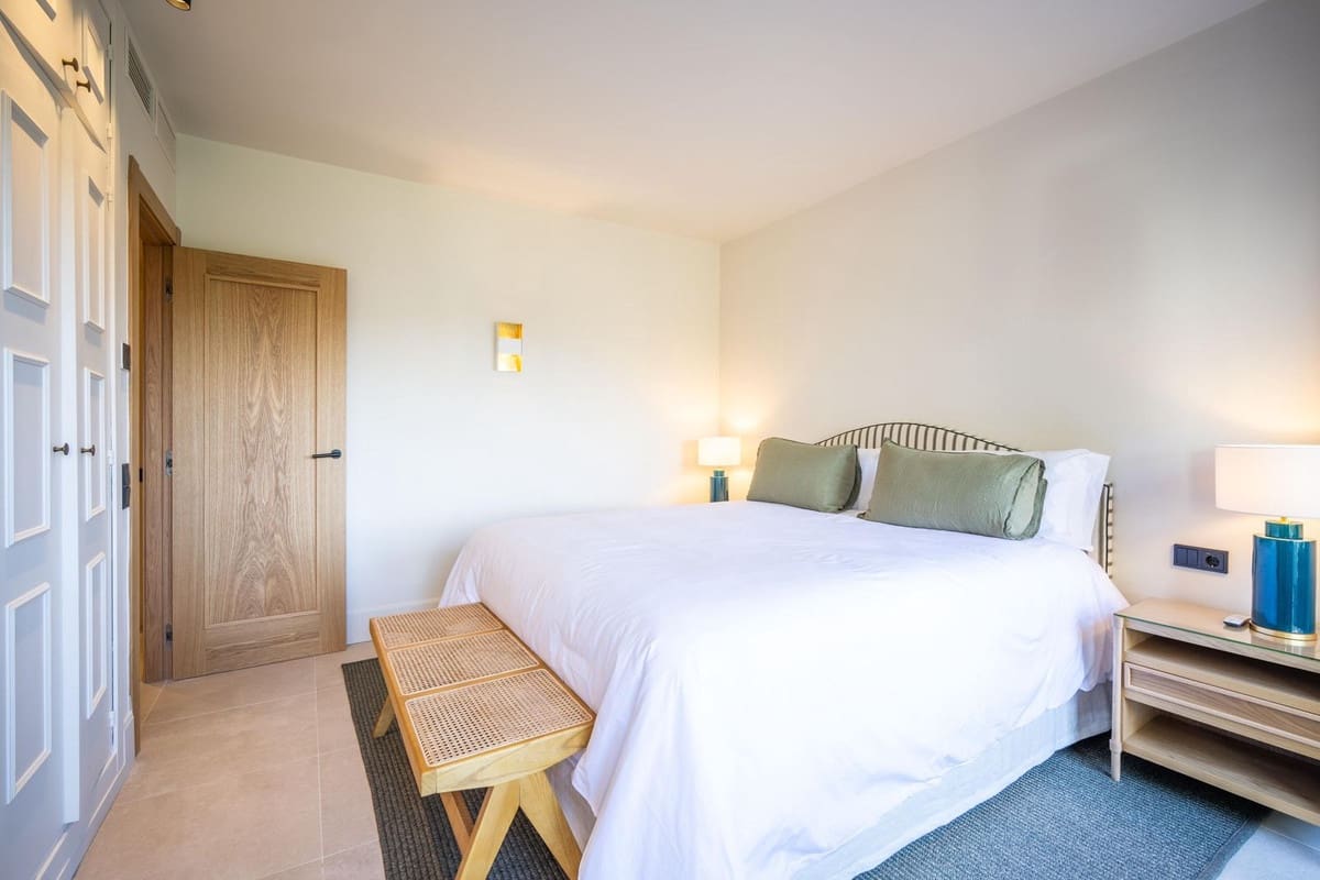 3 soverom Penthouse til salgs i Nueva Andalucia med svømmebasseng garasje - € 750 000 (Ref: 9533476)