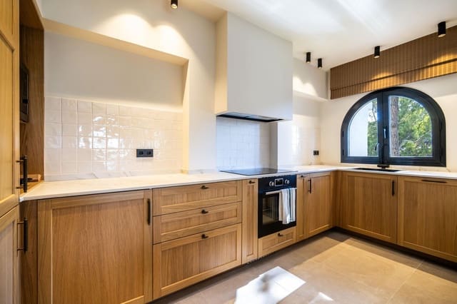 3 soverom Penthouse til salgs i Nueva Andalucia, Marbella med svømmebasseng garasje - € 750 000 (Ref: 9533476)