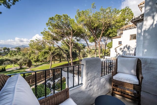 3 soverom Penthouse til salgs i Nueva Andalucia, Marbella med svømmebasseng garasje - € 750 000 (Ref: 9533476)