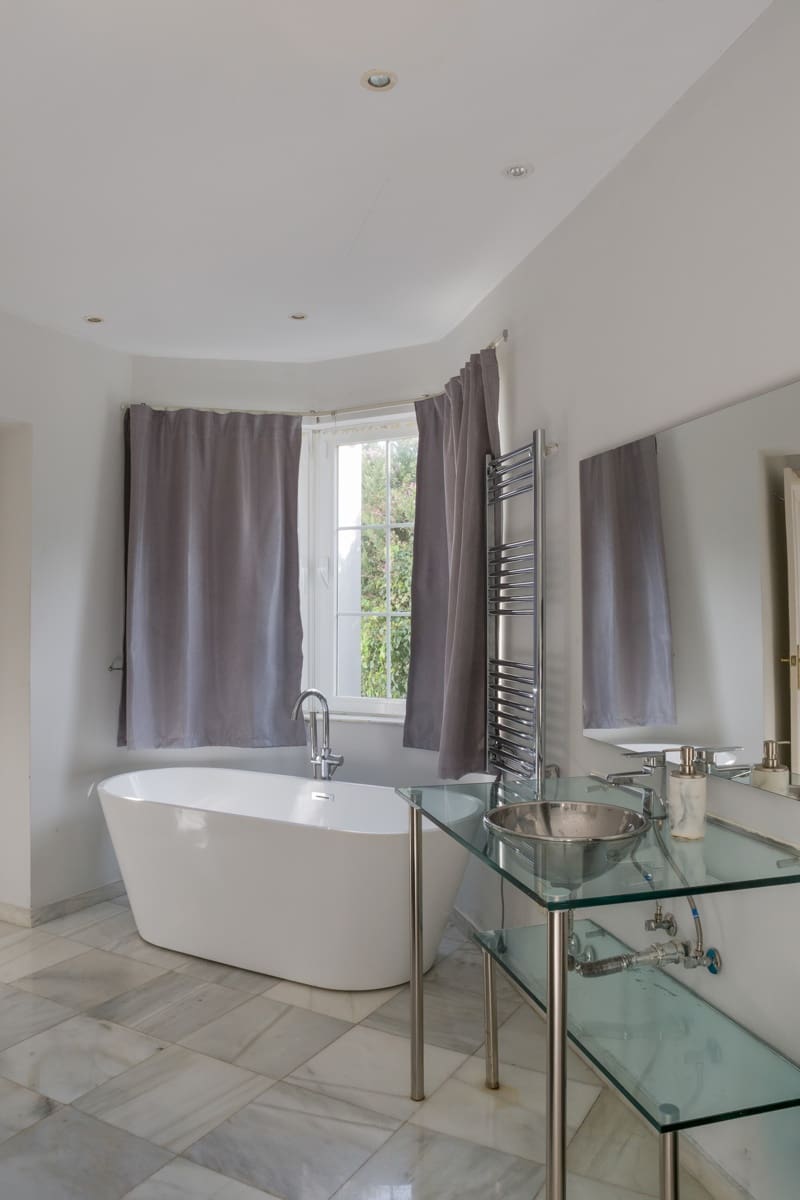 5 soverom Villa til salgs i Nueva Andalucia med svømmebasseng garasje - € 1 950 000 (Ref: 9533478)