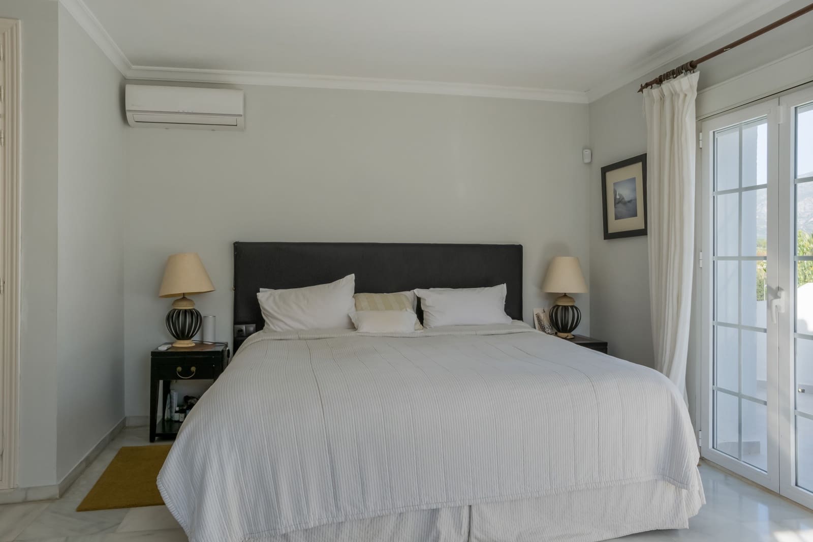 5 soverom Villa til salgs i Nueva Andalucia med svømmebasseng garasje - € 1 950 000 (Ref: 9533478)