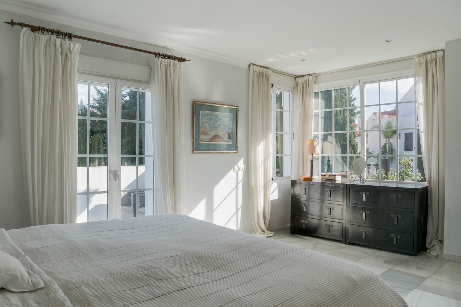 5 soverom Villa til salgs i Nueva Andalucia med svømmebasseng garasje - € 1 950 000 (Ref: 9533478)