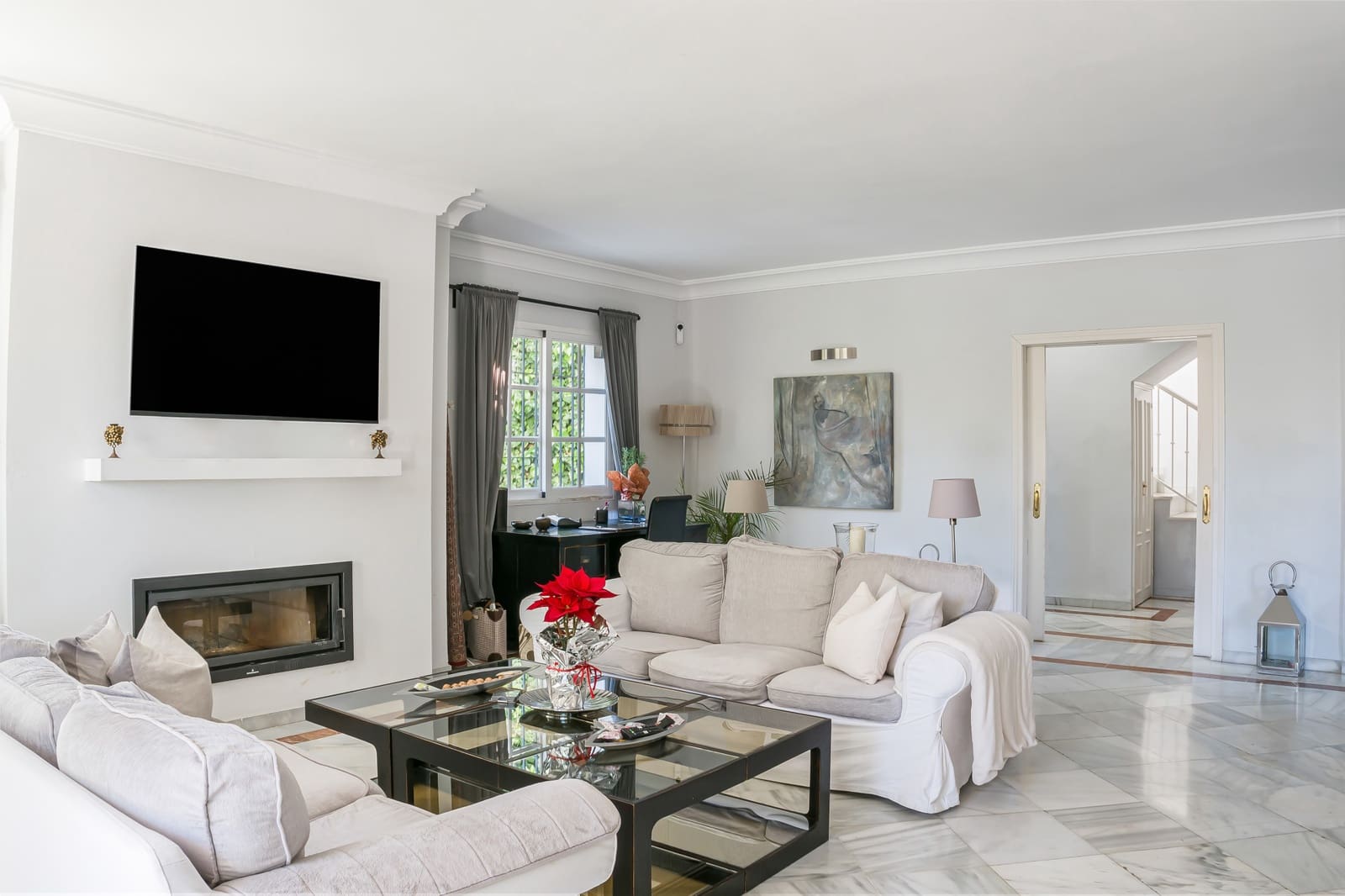 5 soverom Villa til salgs i Nueva Andalucia med svømmebasseng garasje - € 1 950 000 (Ref: 9533478)