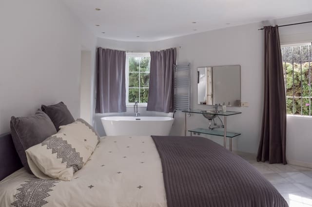 5 soverom Villa til salgs i Nueva Andalucia, Marbella med svømmebasseng garasje - € 1 950 000 (Ref: 9533478)