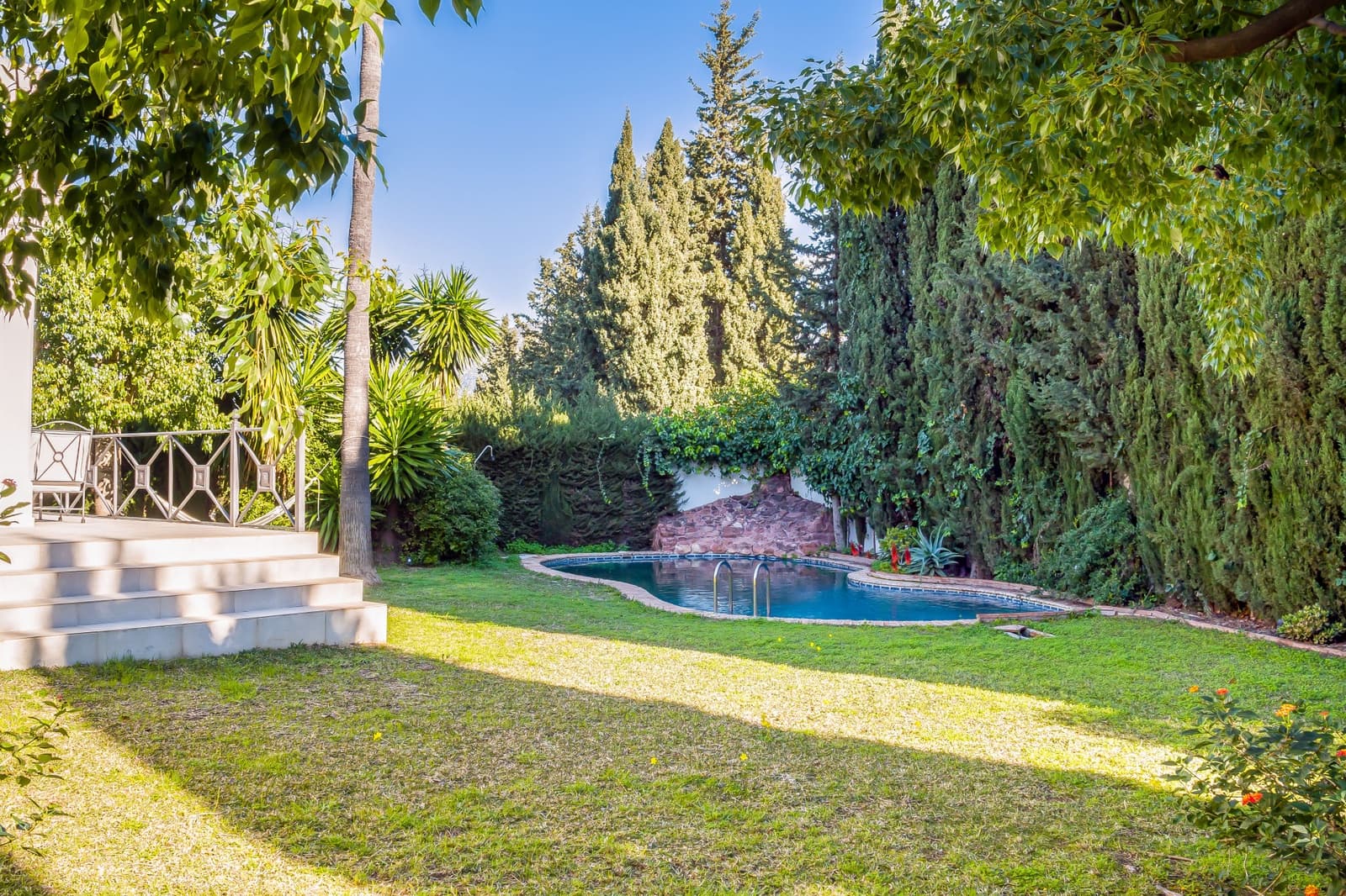 5 soverom Villa til salgs i Nueva Andalucia med svømmebasseng garasje - € 1 950 000 (Ref: 9533478)