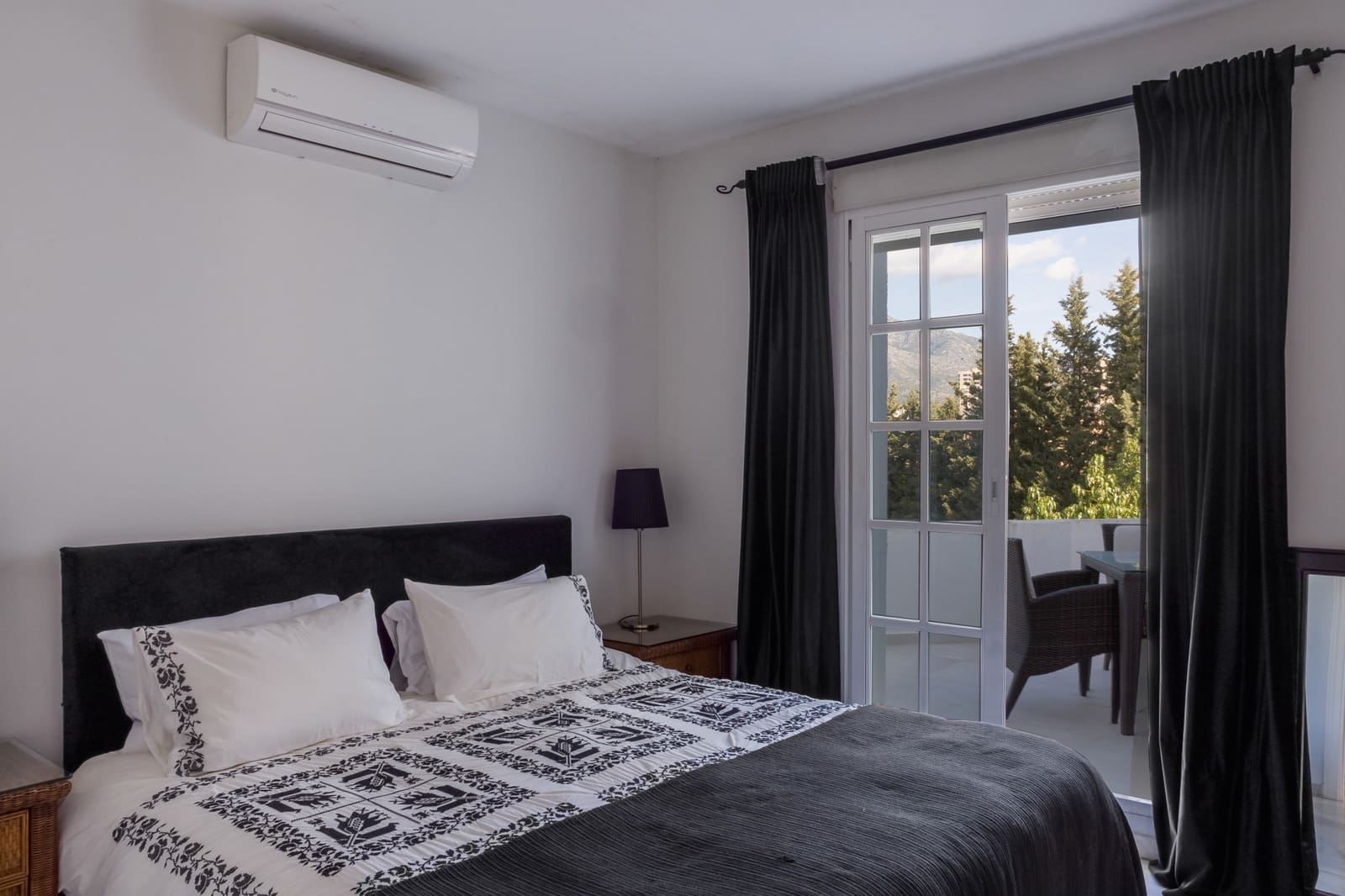 Chalet de 5 habitaciones en Nueva Andalucia en venta con piscina garaje - 1.950.000 € (Ref: 9533478)