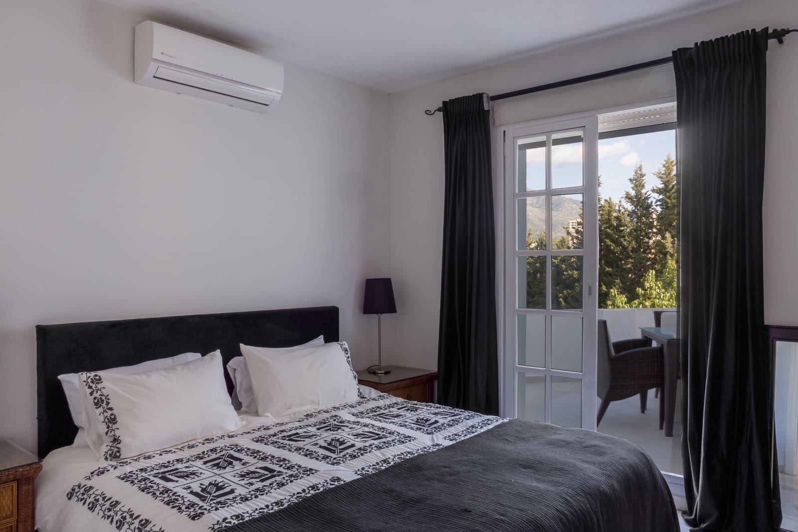 Chalet de 5 habitaciones en Nueva Andalucia en venta con piscina garaje - 1.950.000 € (Ref: 9533478)