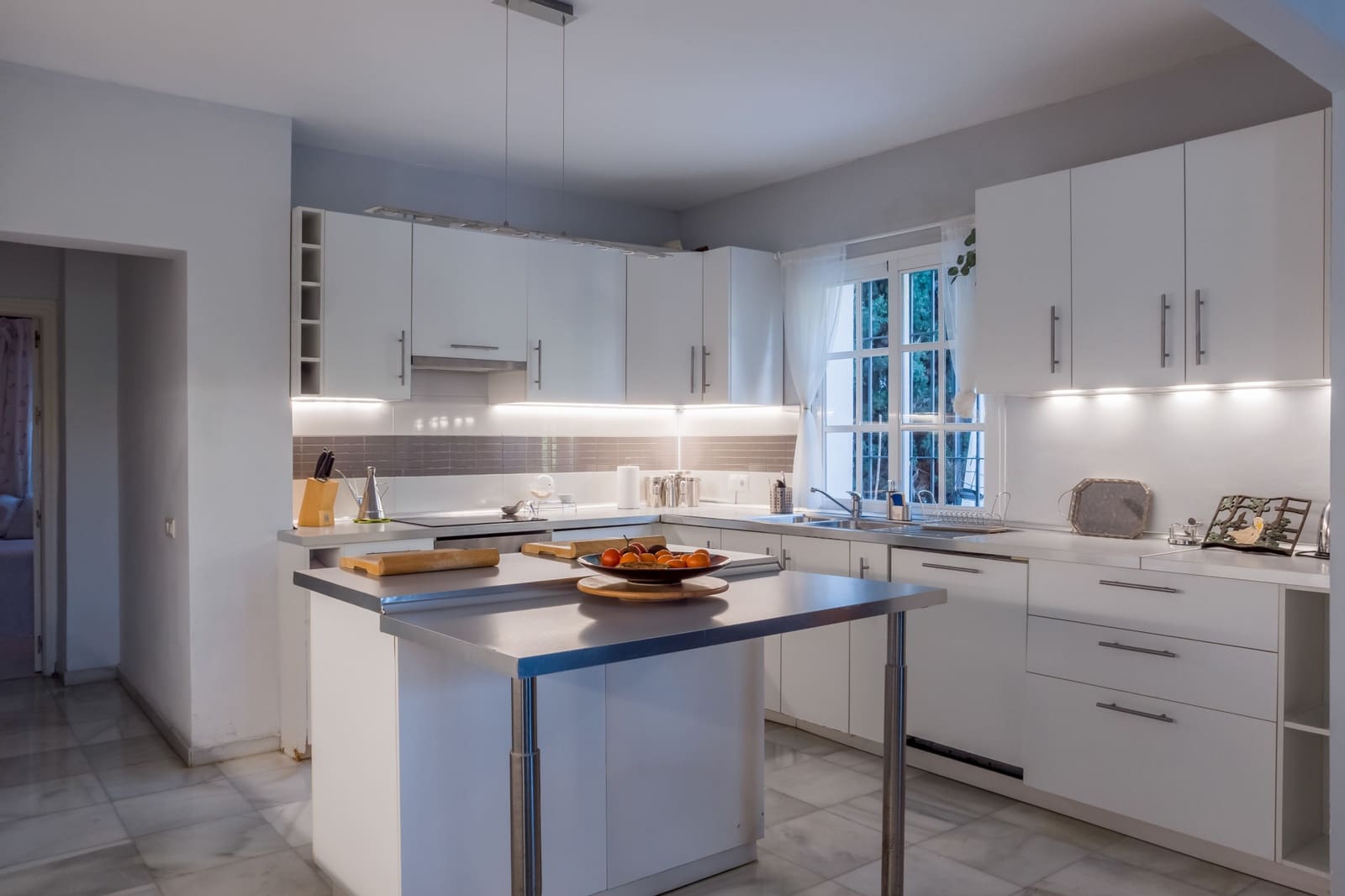 Chalet de 5 habitaciones en Nueva Andalucia en venta con piscina garaje - 1.950.000 € (Ref: 9533478)