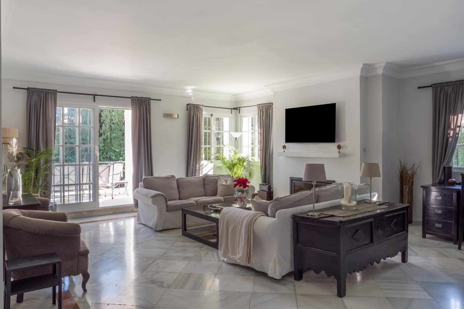 Chalet de 5 habitaciones en Nueva Andalucia en venta con piscina garaje - 1.950.000 € (Ref: 9533478)