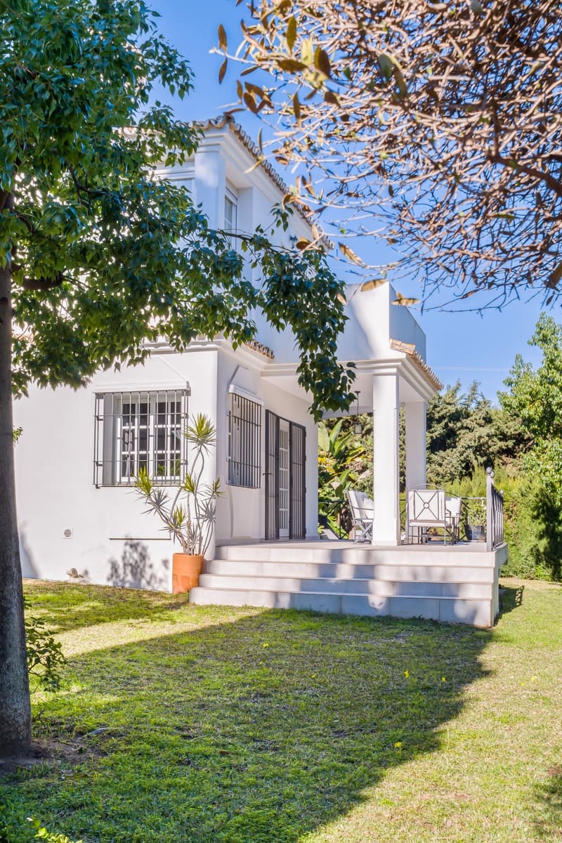 Chalet de 5 habitaciones en Nueva Andalucia en venta con piscina garaje - 1.950.000 € (Ref: 9533478)